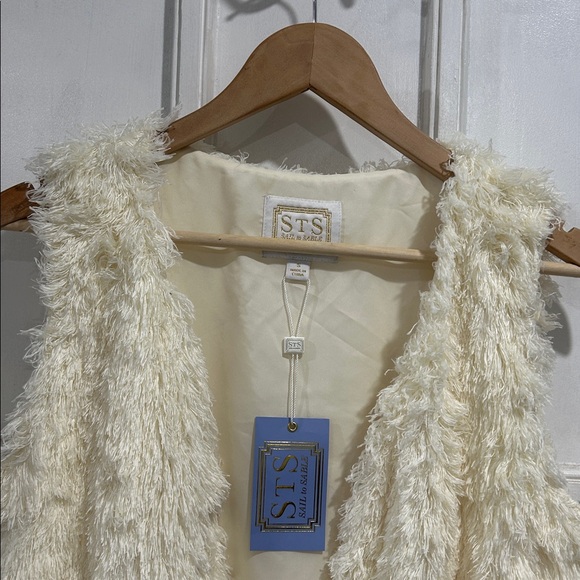 NWT Sail To Sable Faux Fur Eyelash Cream Sleeveless Cardigan Sweater Vest - S - Picture 3 of 9